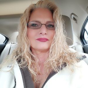 Meet your Posher, Corie